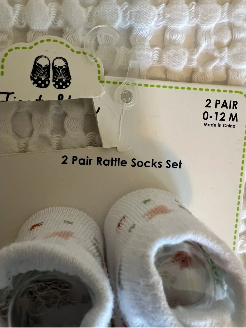 Star & Rainbow 2 Pair Rattle Socks Set for Baby NWT Size 0-12 Months